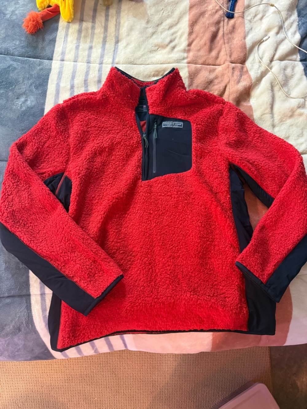 NWT L Vineyard Vines Red Sherpa Fleece with Black Zip Panel